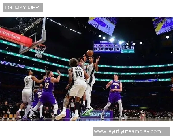 文班亚马两次对阵湖人六犯离场巧合引发热议