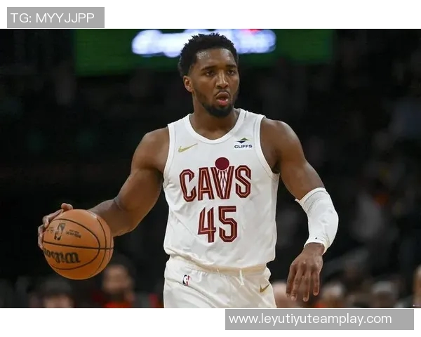 米切尔半场表现亮眼5中3贡献7分1板2助2断展现潜力