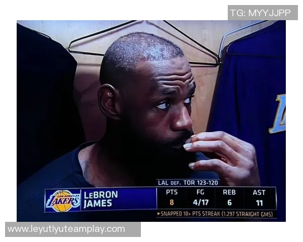 东子与老詹短信互动揭秘里夫斯自嘲投丢14个球太菜了